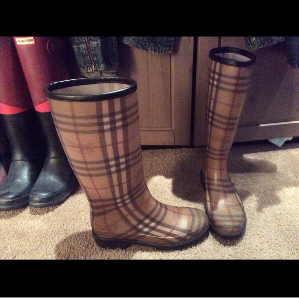 Burberry plaid rain boots - Authentic